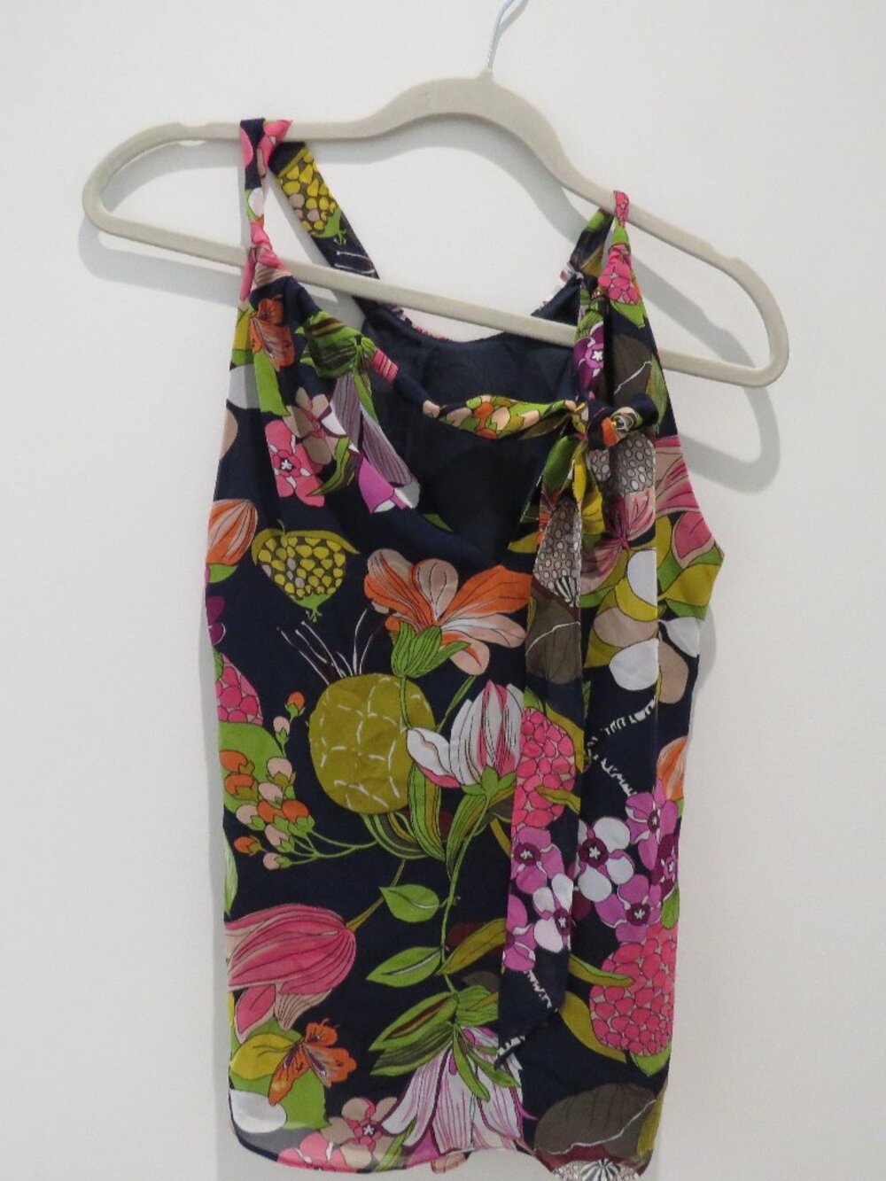 TRINA TURK 100% Silk Tropical Halter Neck Top Small Vacation Summer Preppy - Picture 11 of 13